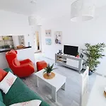 Beautiful 1 Bedroom, Carihuela * Торремолінос