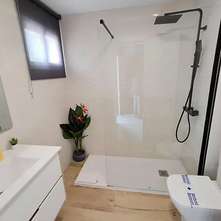 Beautiful 1 Bedroom, Carihuela Appartement Torremolinos