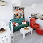 Beautiful 1 Bedroom, Carihuela * Торремолинос