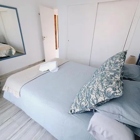 Апартаменты Beautiful 1 Bedroom, Carihuela *